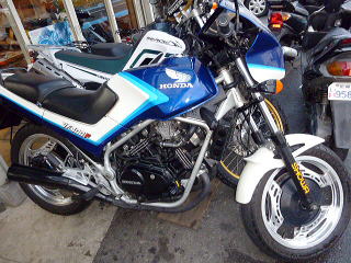 HONDA VF400